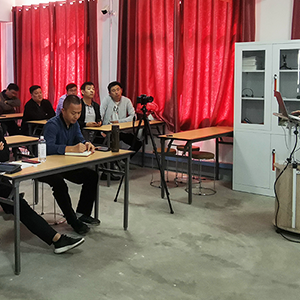 10��20��ɽ�|���x���ؙC(j��)е���޹�˾�e�k���p���Tʽ��ץ�����ؙC(j��)������Ӗ(x��n)�n��